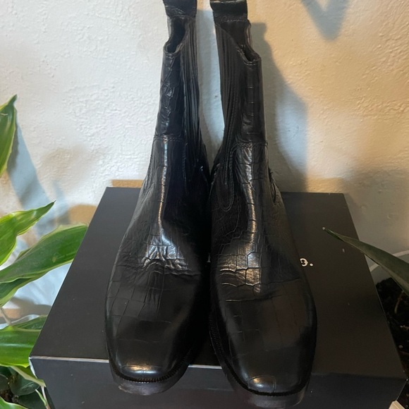 Vintage Foundry Co. Main Croc Embossed Boot - Picture 2 of 4